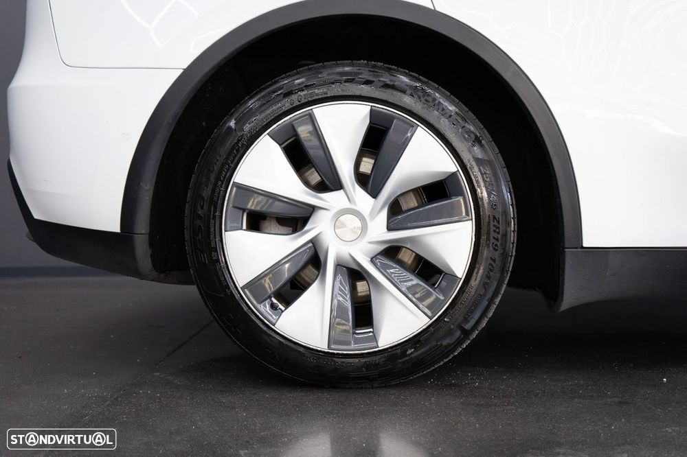 Tesla Model Y RWD - 14