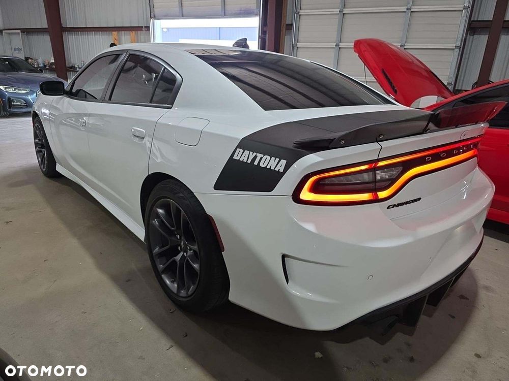 Dodge Charger 5.7 R/T Daytona - 3