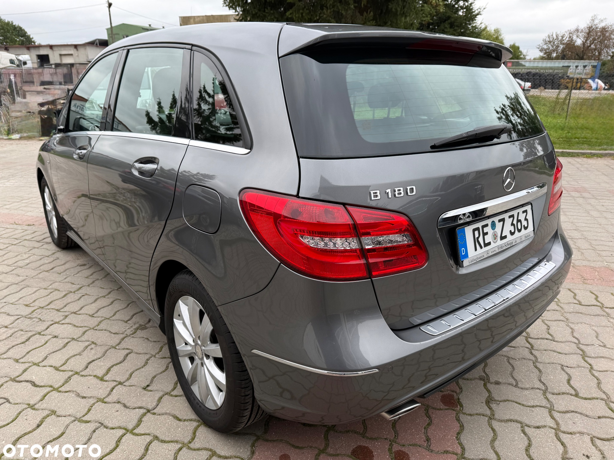 Mercedes-Benz Klasa B 180 Edition - 8