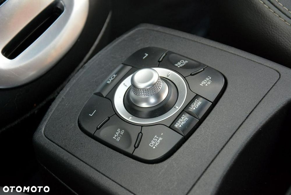 Renault Scenic ENERGY TCe 130 BOSE EDITION - 32