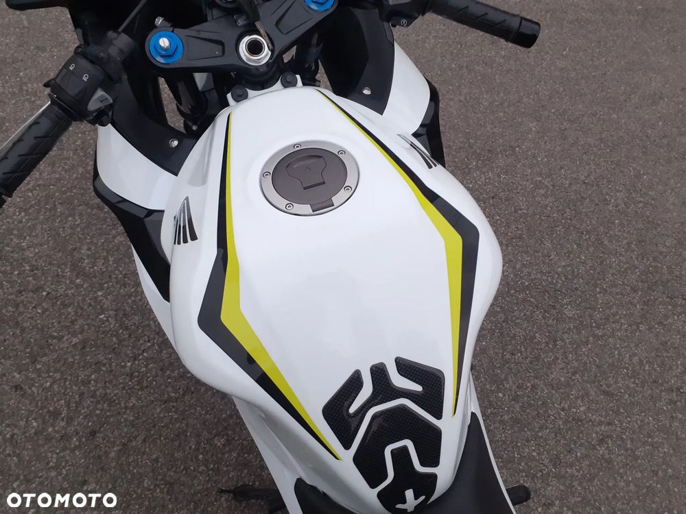 Honda CBR - 11