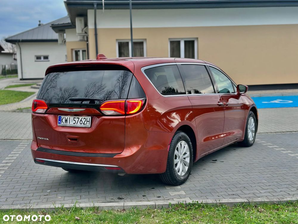 Chrysler Pacifica - 3