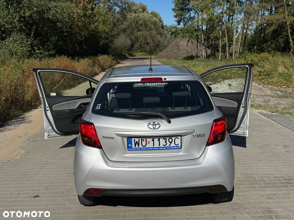 Toyota Yaris - 12