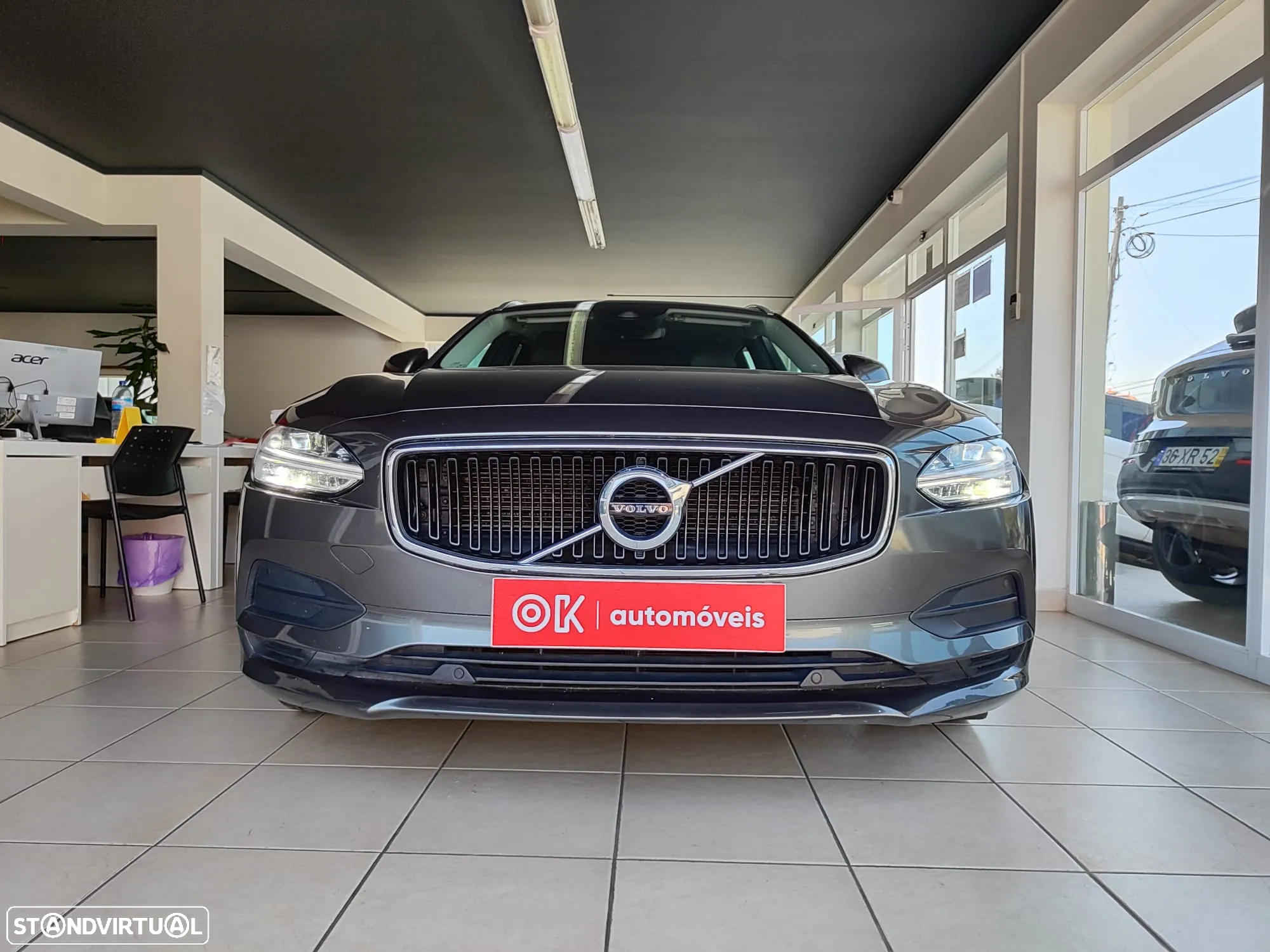 Volvo V90 2.0 D4 Momentum Geartronic - 3