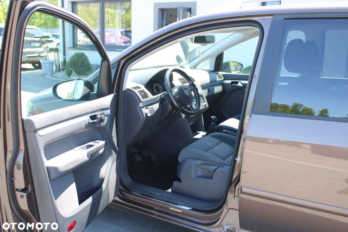 Volkswagen Touran - 15