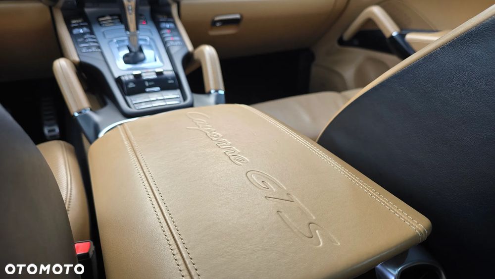 Porsche Cayenne - 33