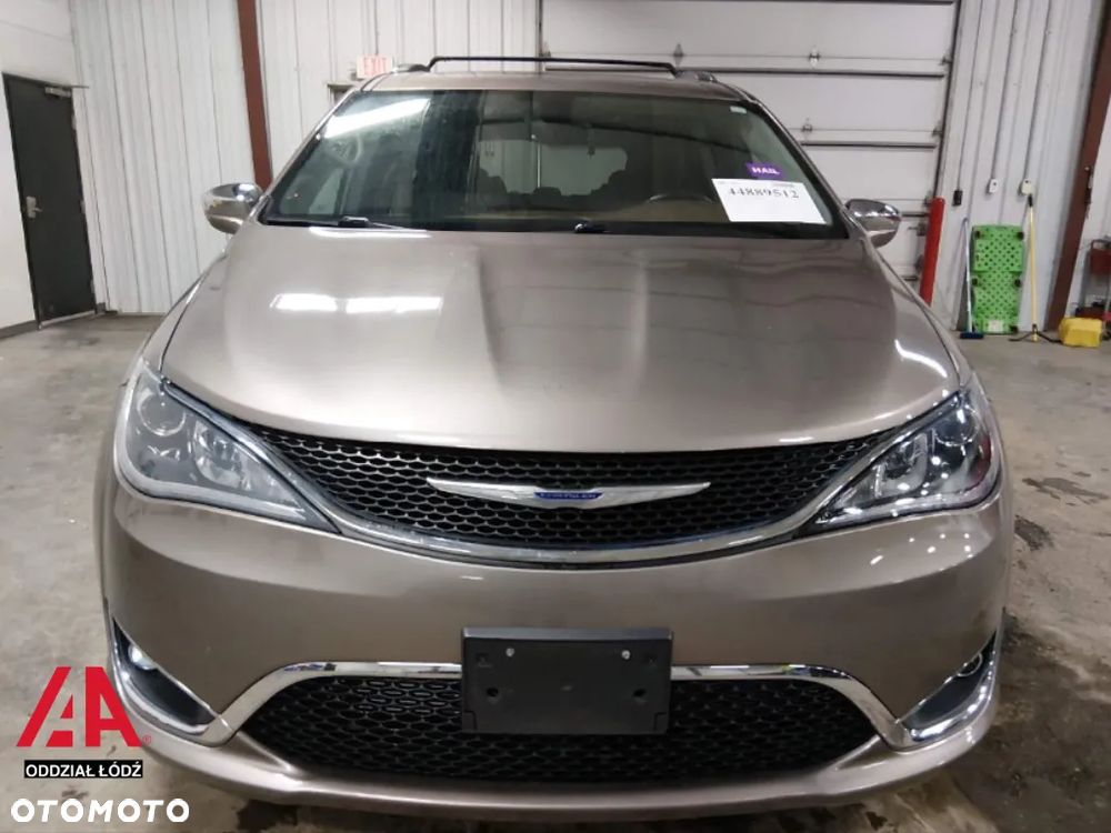 Chrysler Pacifica - 2