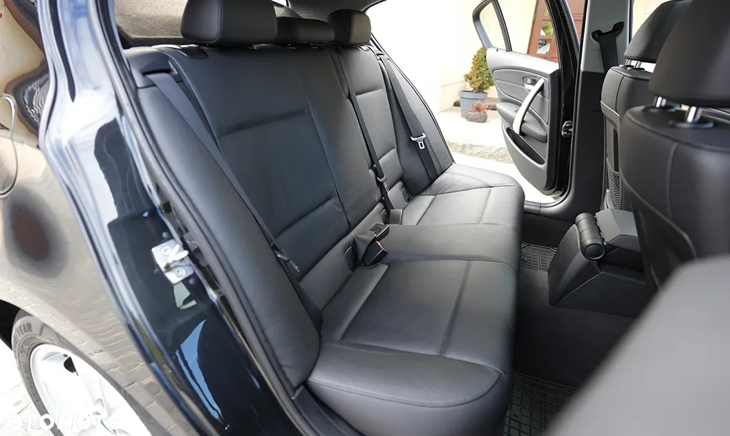 BMW Seria 1 120d DPF Edition Lifestyle - 32