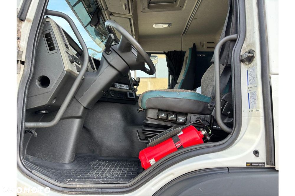 Volvo FM 330 4x2 + CARRIER - 12