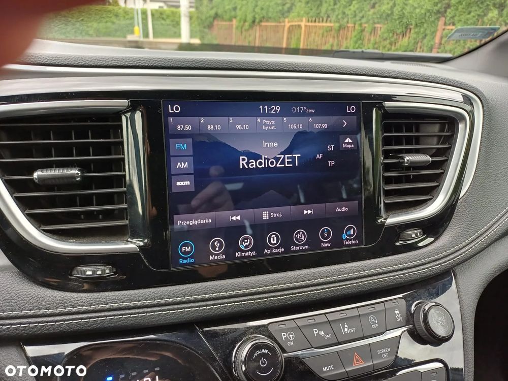 Chrysler Pacifica - 15