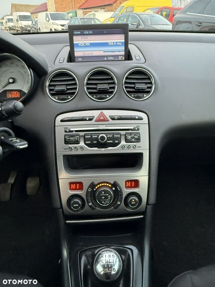 Peugeot 308 - 8