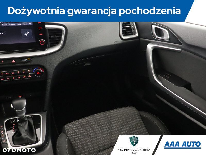 Kia Ceed - 10