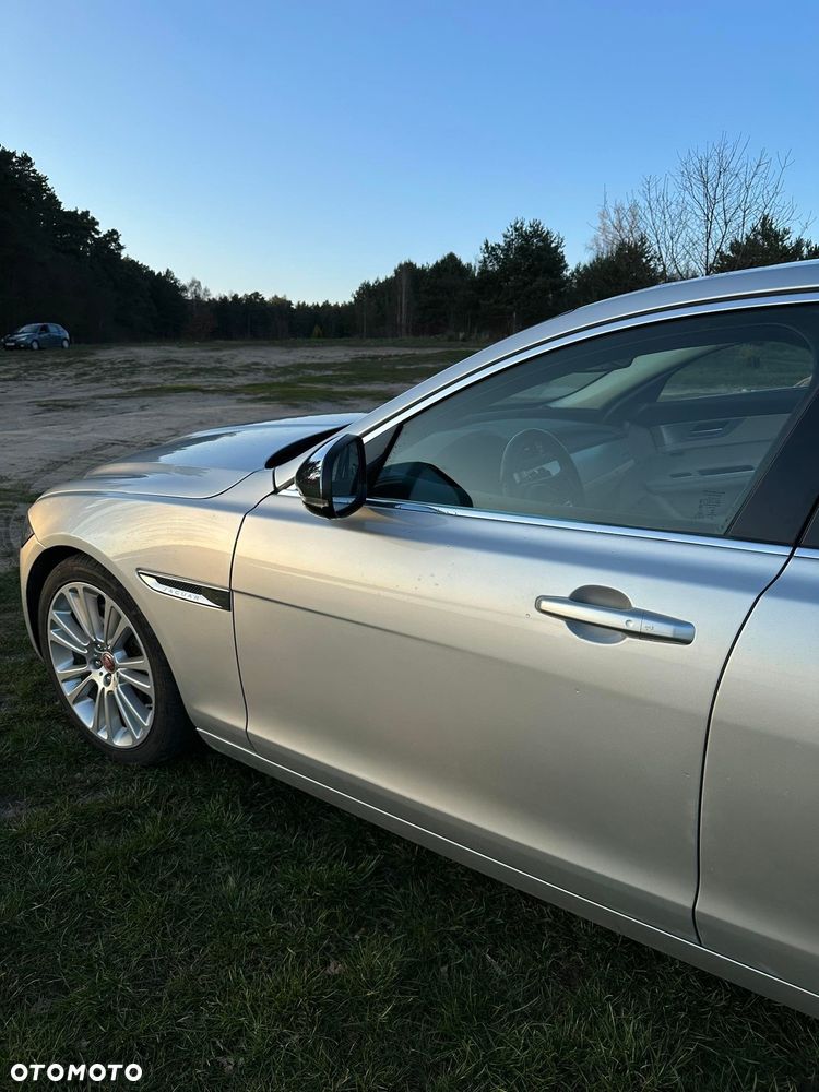 Jaguar XF 3.0 TDV6 Prestige - 6