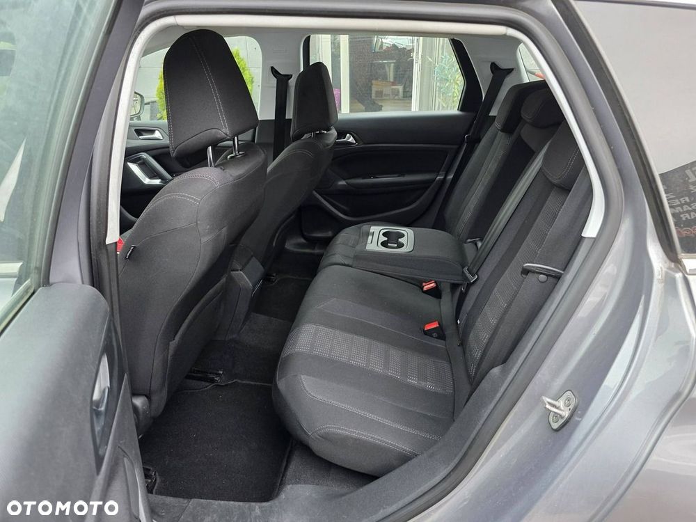 Peugeot 308 BlueHDi 120 EAT6 Stop & Start Active Business-Paket - 34