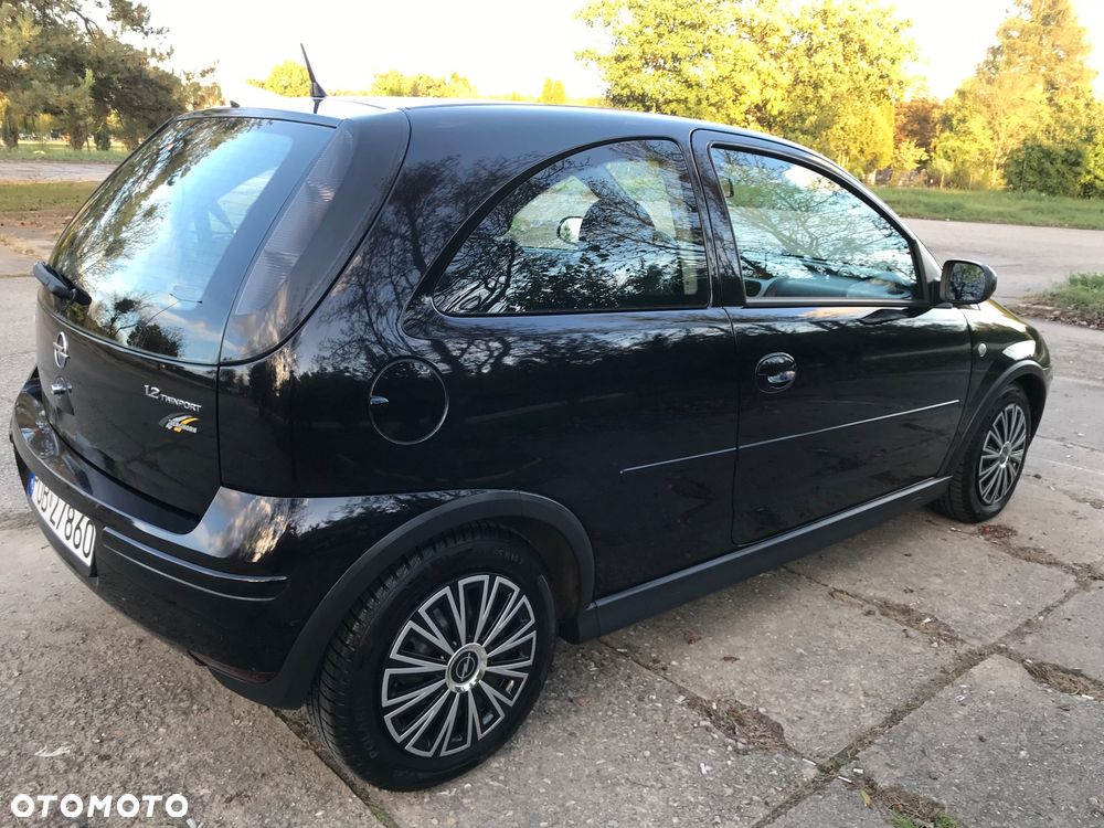 Opel Corsa 1.2 16V Limited Edition - 4