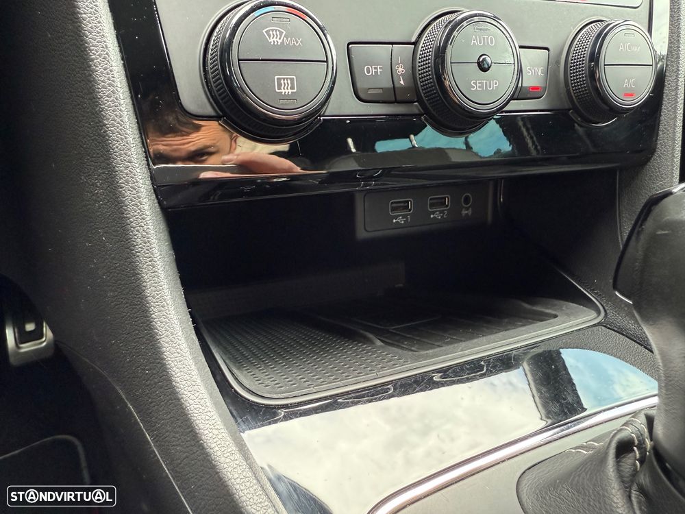 SEAT Leon 2.0 TSI OPF DSG Cupra Edition Carbon - 29