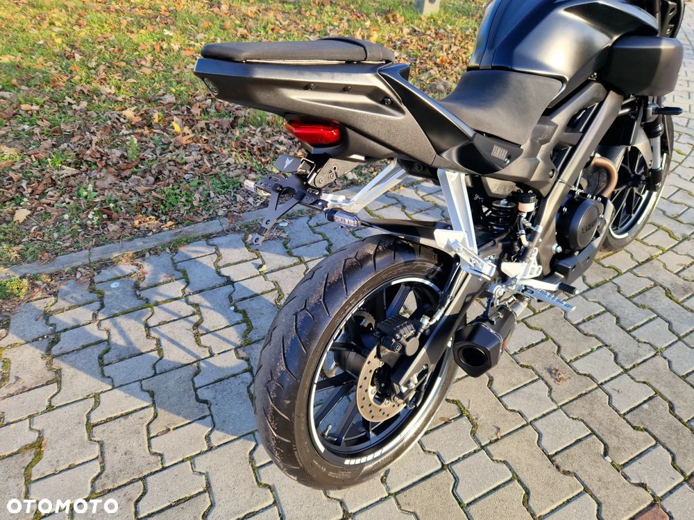 Yamaha YZF - 8