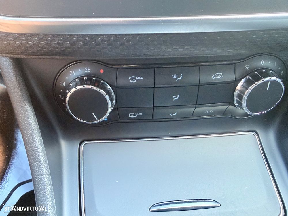 Mercedes-Benz A 180 CDI AMG Line - 17