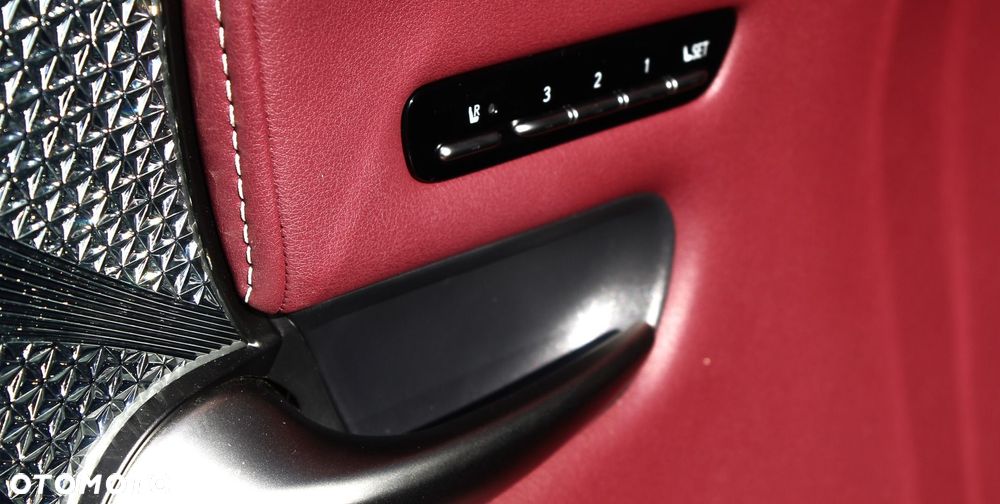 Lexus LS 500h Omotenashi AWD - 31