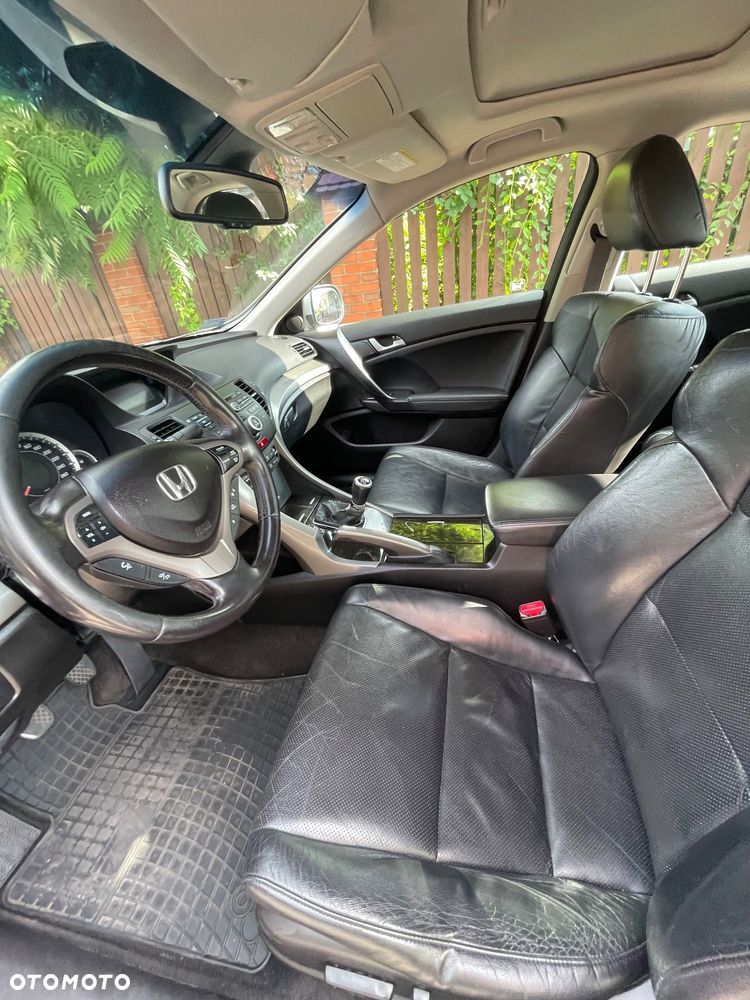 Honda Accord 2.0 Executive - 12