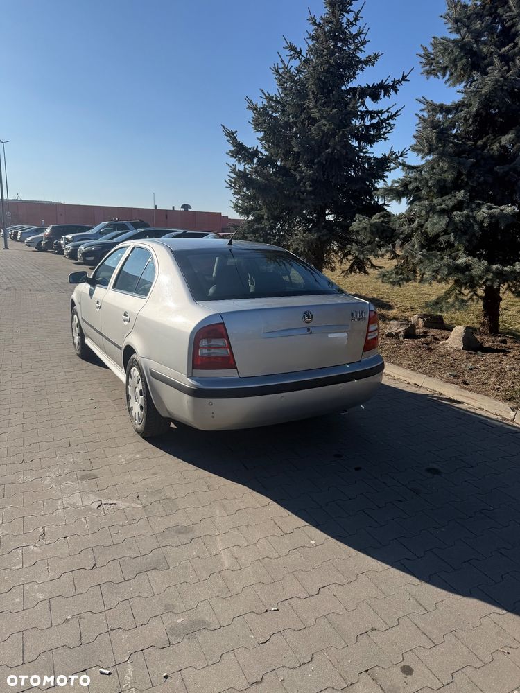 Skoda Octavia 1.6 Tour - 1
