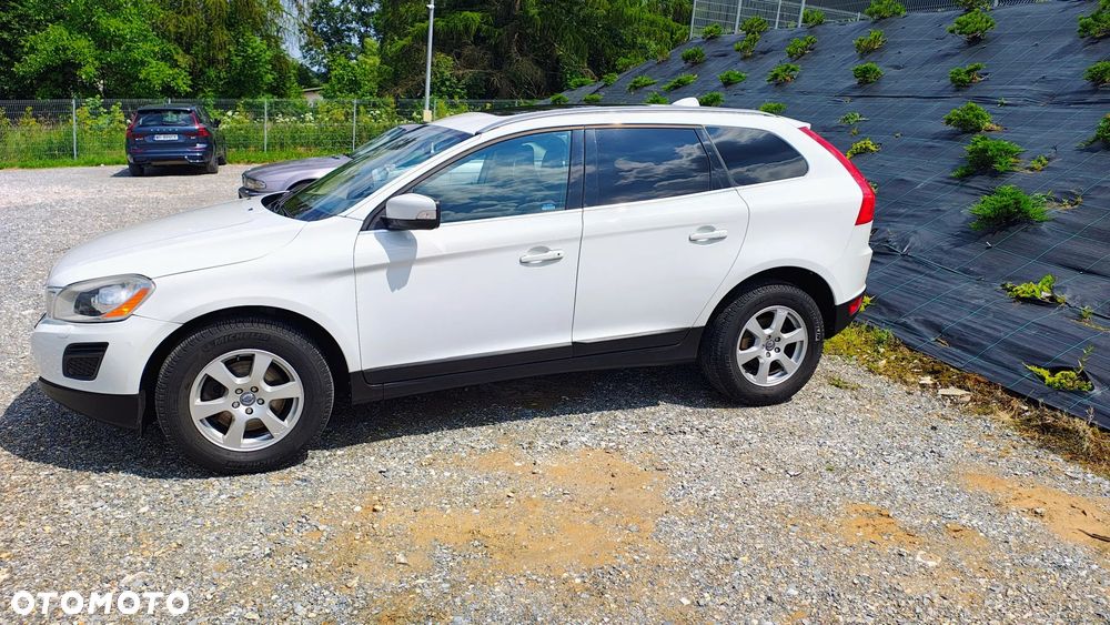 Volvo XC 60 D5 AWD Momentum - 32