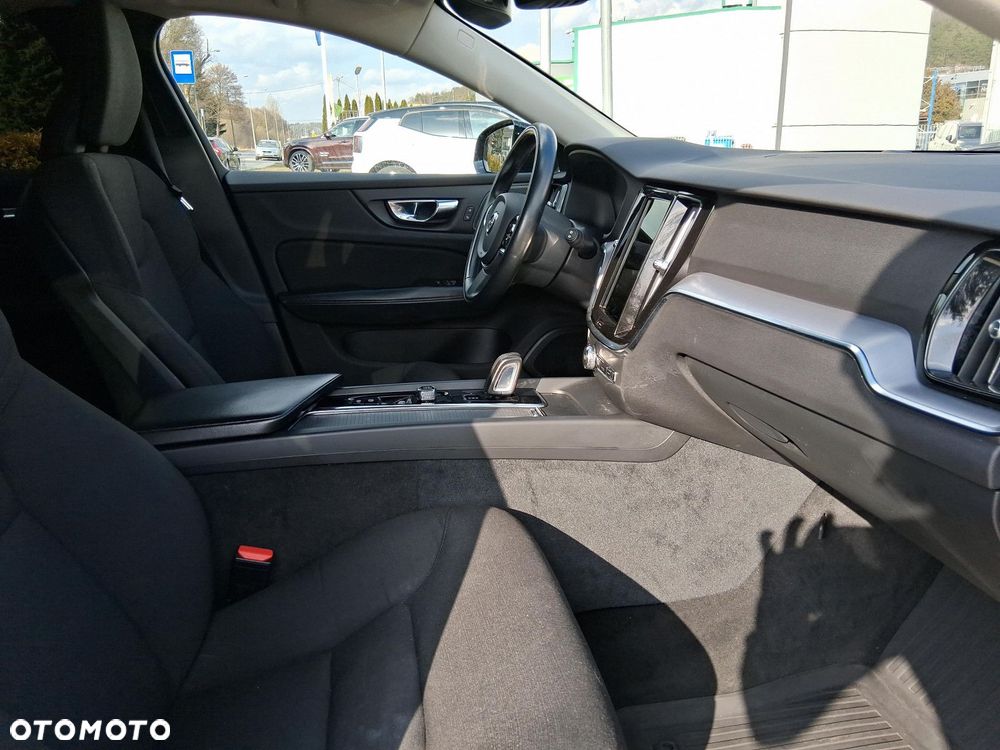 Volvo V60 Cross Country - 10