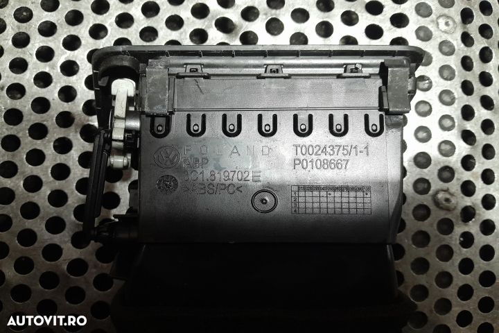 Grila ventilatie bord dreapta 3C1819702E 3C1819702E Volkswagen VW Pas - 3