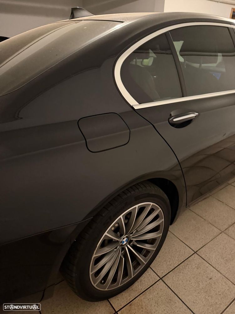 BMW 730 2009 photo 3