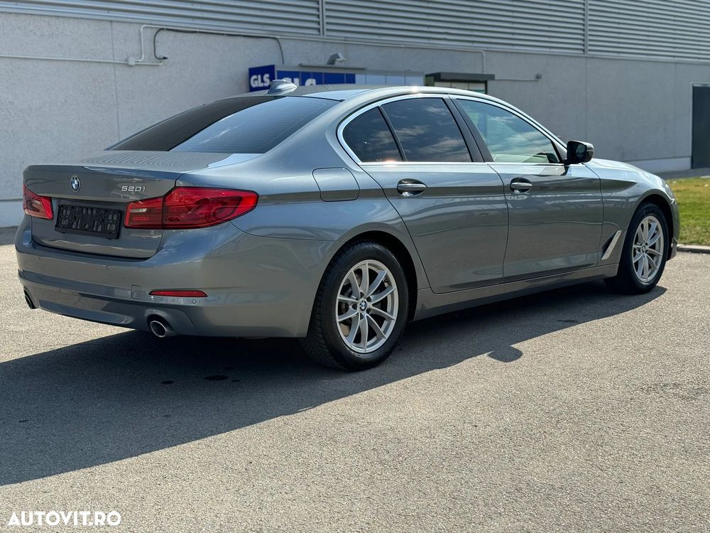 BMW Seria 5 520i AT - 4
