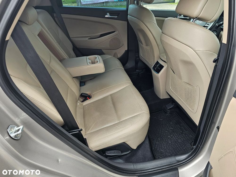 Hyundai Tucson 1.7 CRDI BlueDrive Style 2WD - 7