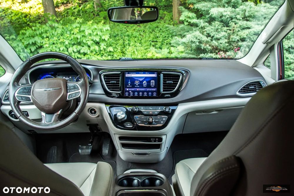 Chrysler Pacifica - 23