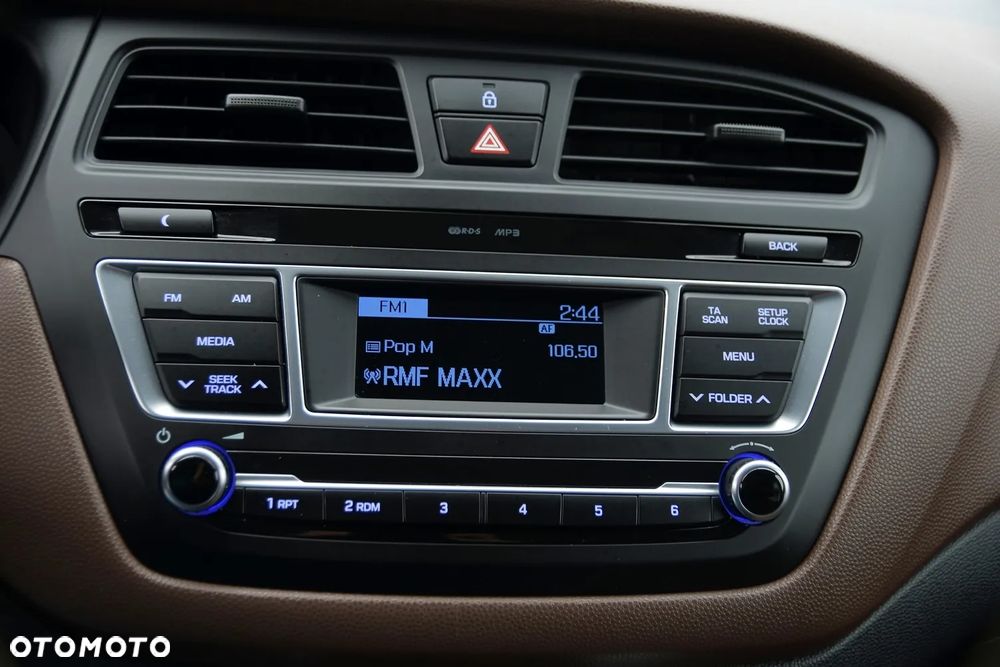 Hyundai i20 blue 1.2 YES Silver - 34