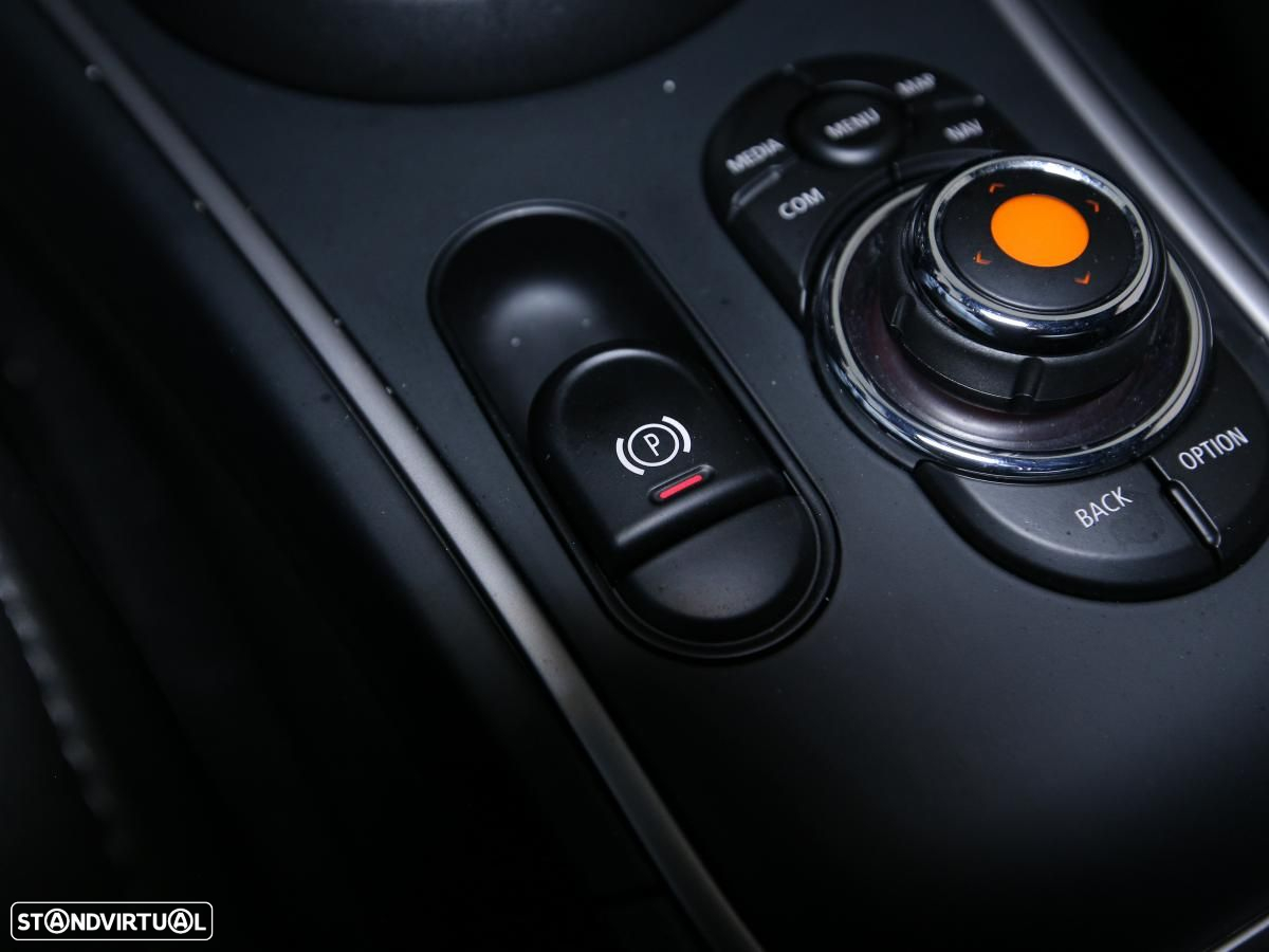MINI Countryman Cooper SE ALL4 Auto - 25