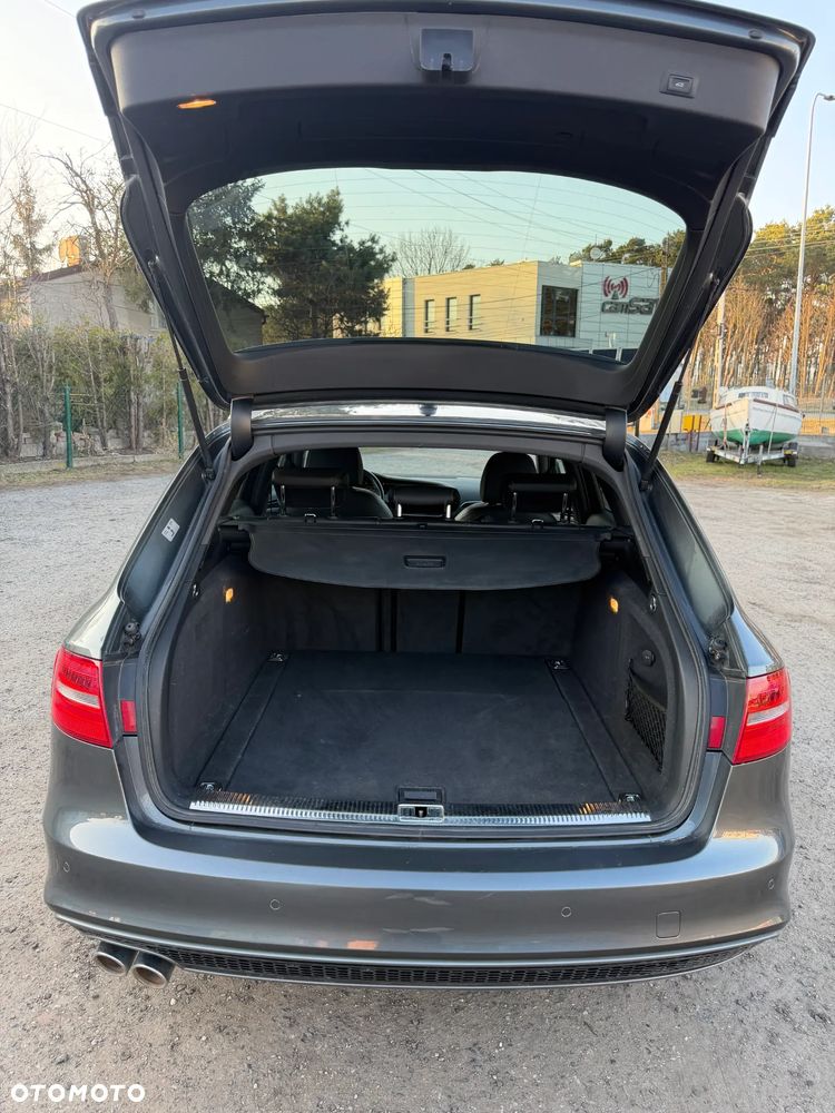 Audi A4 Avant 2.0 TDI DPF clean diesel quattro S tronic S line Sportpaket - 15
