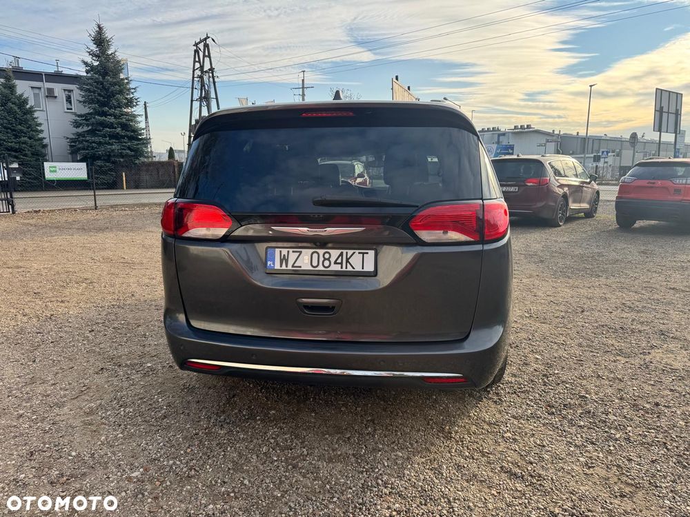 Chrysler Pacifica - 30