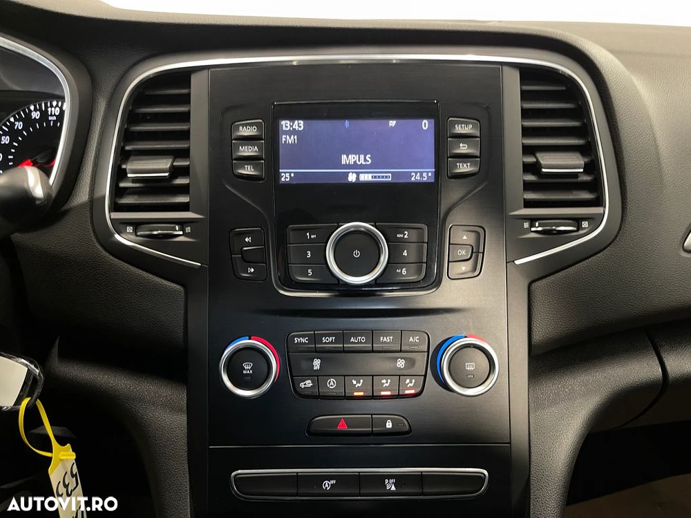 Renault Megane BLUE dCi EDC Zen - 13