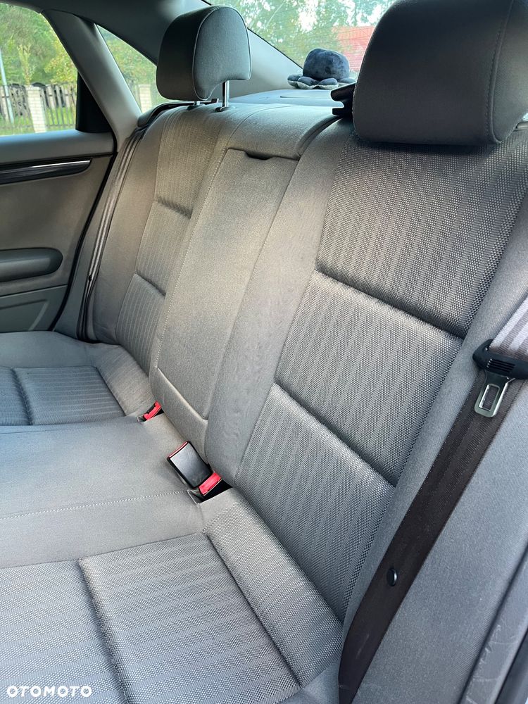 Audi A4 Limousine - 32