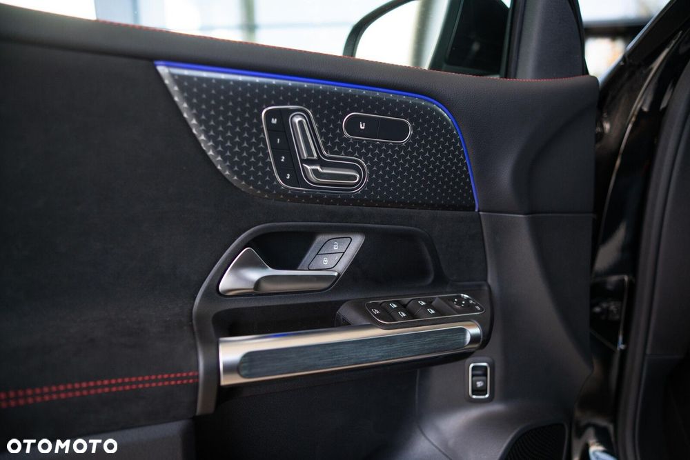 Mercedes-Benz GLB - 8