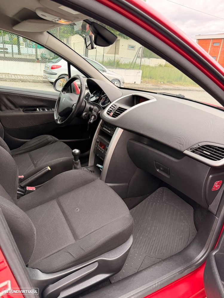 Peugeot 207 1.4 HDi Urban - 11