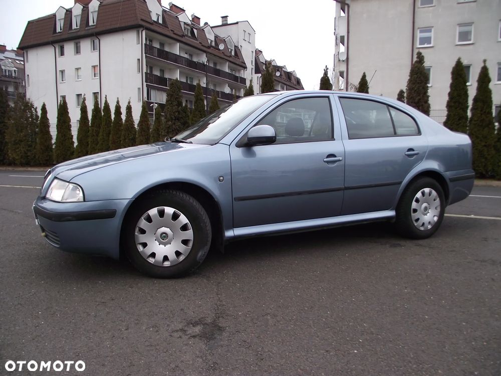 Skoda Octavia 1.6 Tour - 2