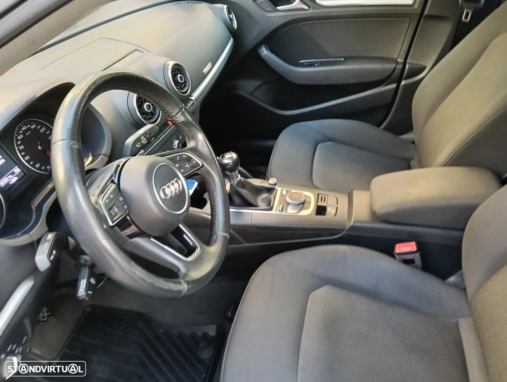 Audi A3 Limousine 1.6 TDI Sport - 24