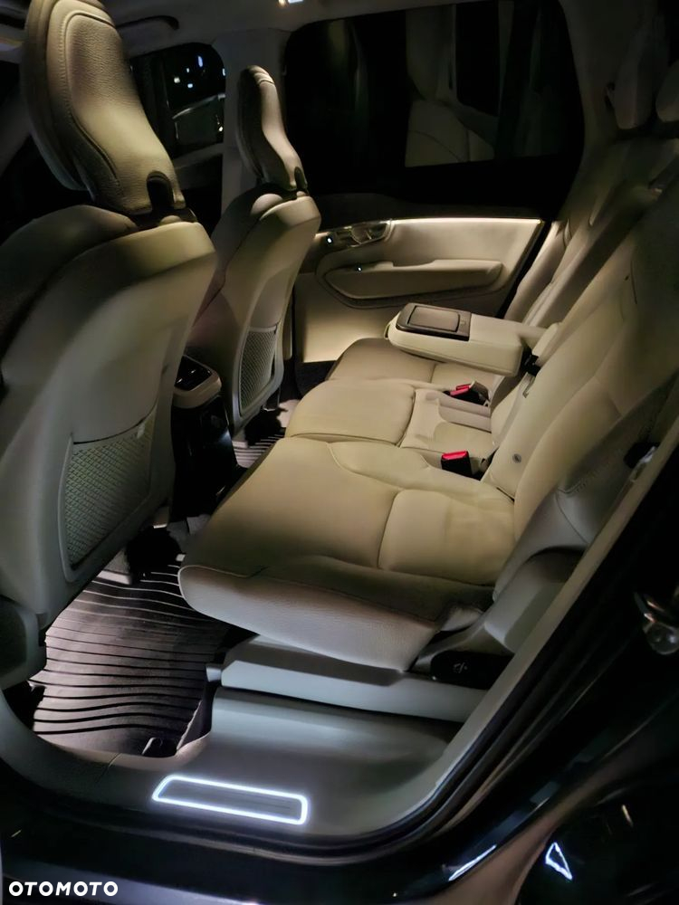 Volvo XC 90 T8 AWD Plug-In Hybrid Plus Bright 7os - 32