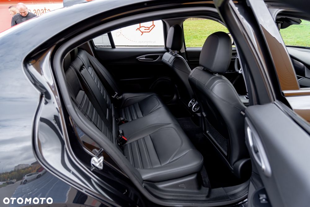 Alfa Romeo Giulia 2.0 Turbo Veloce Q4 - 21