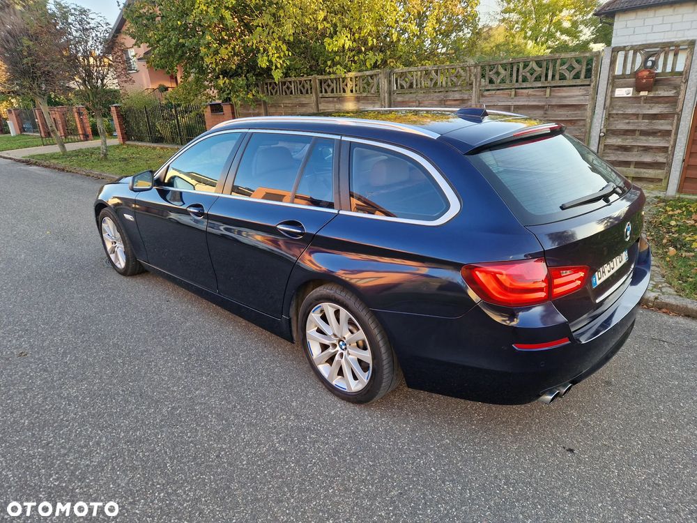 BMW Seria 5 530d Touring Luxury Line - 4