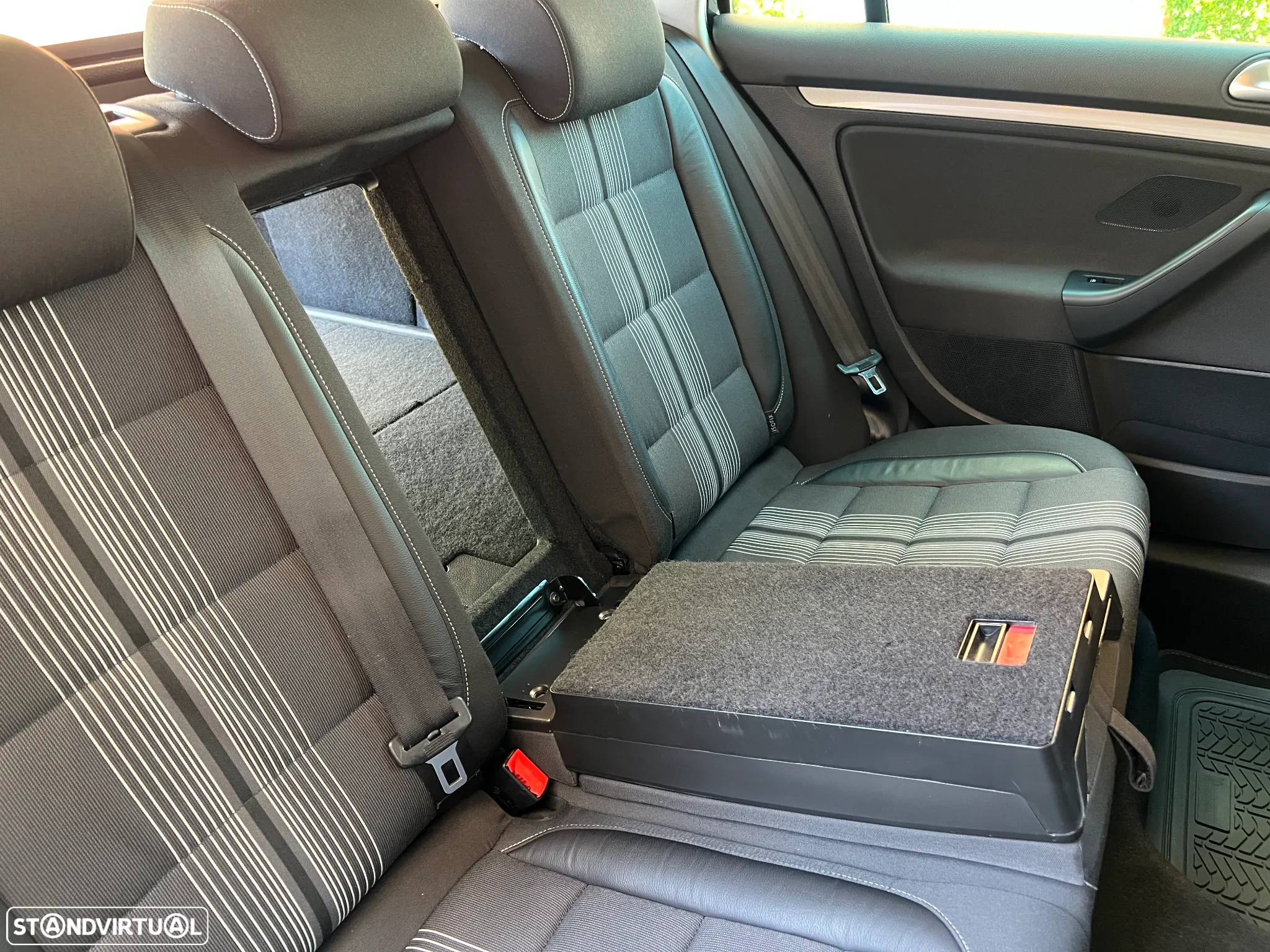 VW Golf Variant 2.0 TDi Highline - 32