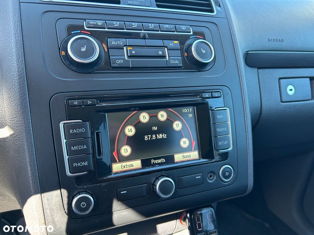 Volkswagen Touran - 14