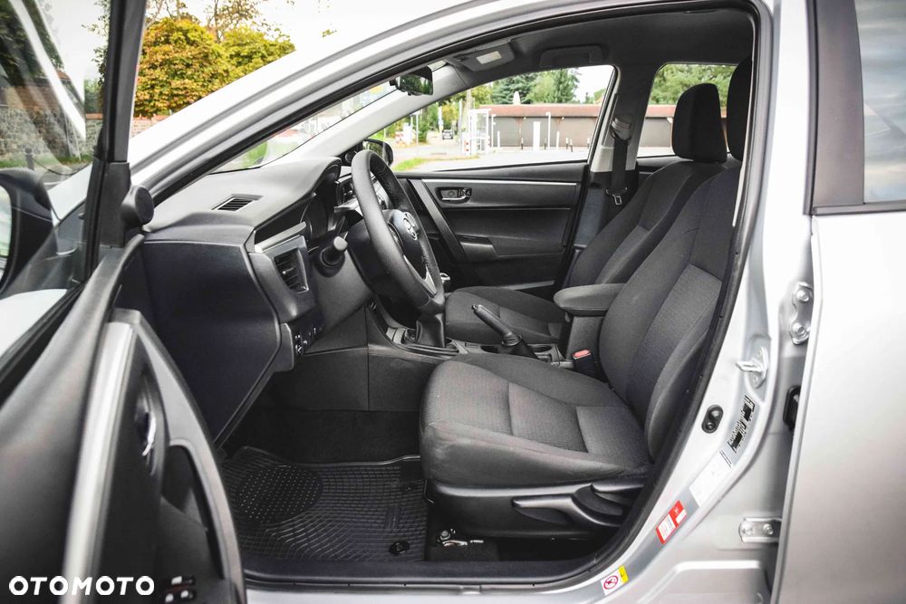 Toyota Corolla - 17
