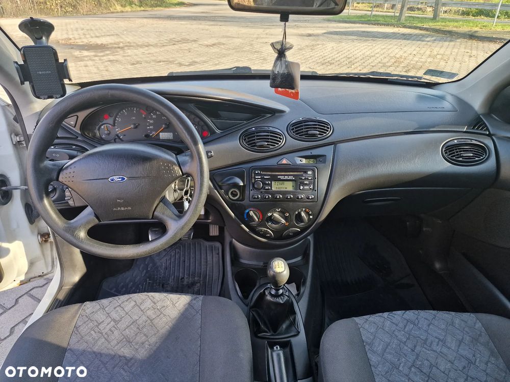 Ford Focus Kombi 01-05 - 6
