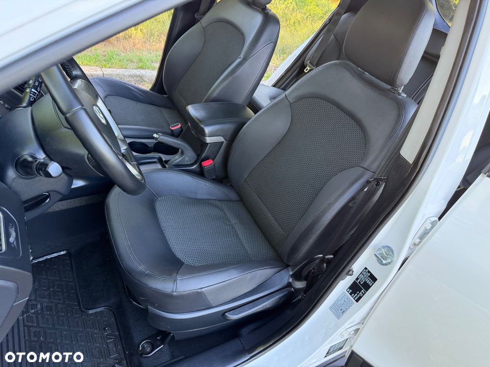 Hyundai ix35 1.6 2WD blue Style - 23